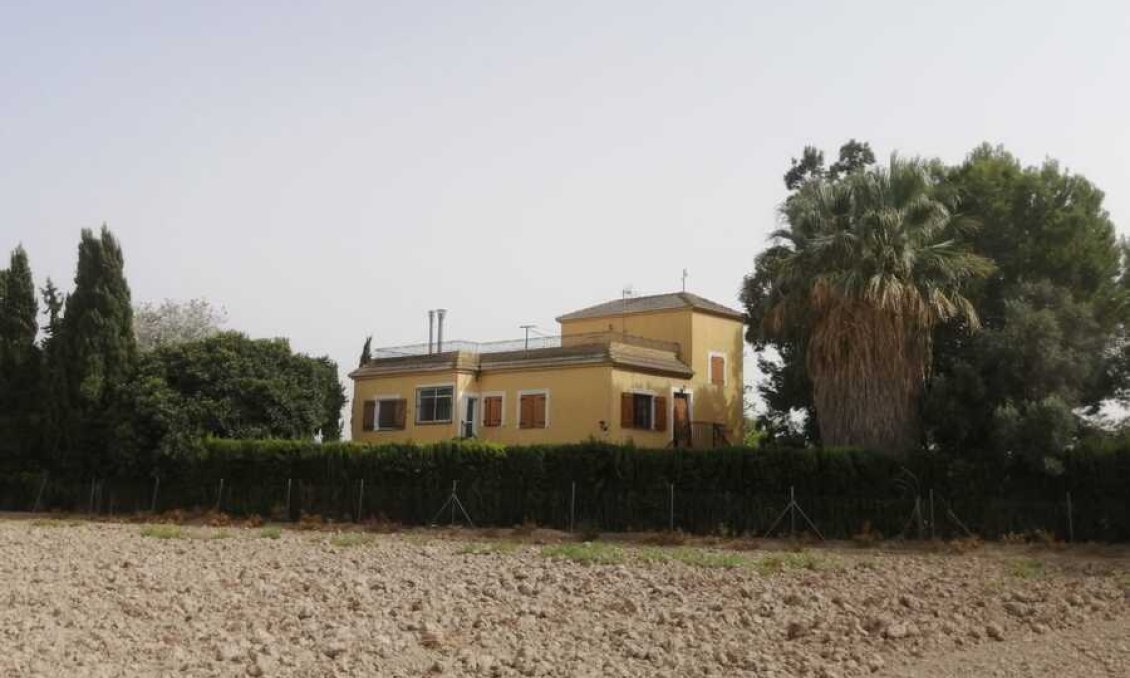 Resale - Villa -
Daya Nueva - Costa Blanca