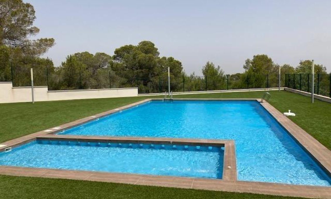 Resale - Bungalow -
San Miguel de Salinas - Las Colinas