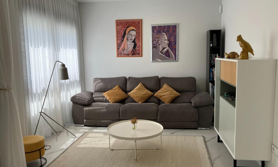 Resale - Bungalow -
San Miguel de Salinas - Las Colinas