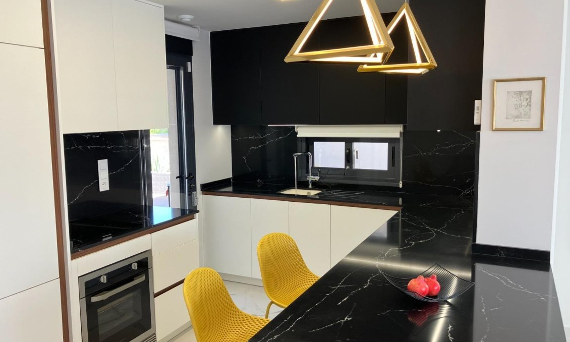 Resale - Bungalow -
San Miguel de Salinas - Las Colinas