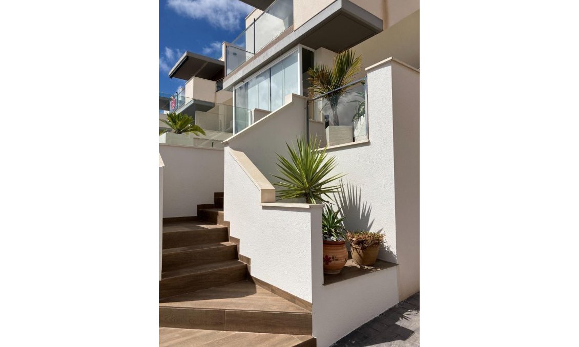 Resale - Bungalow -
San Miguel de Salinas - Las Colinas