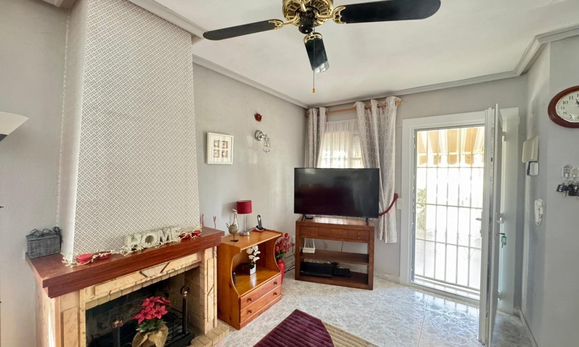 Resale - Villa -
Torrevieja - Costa Blanca