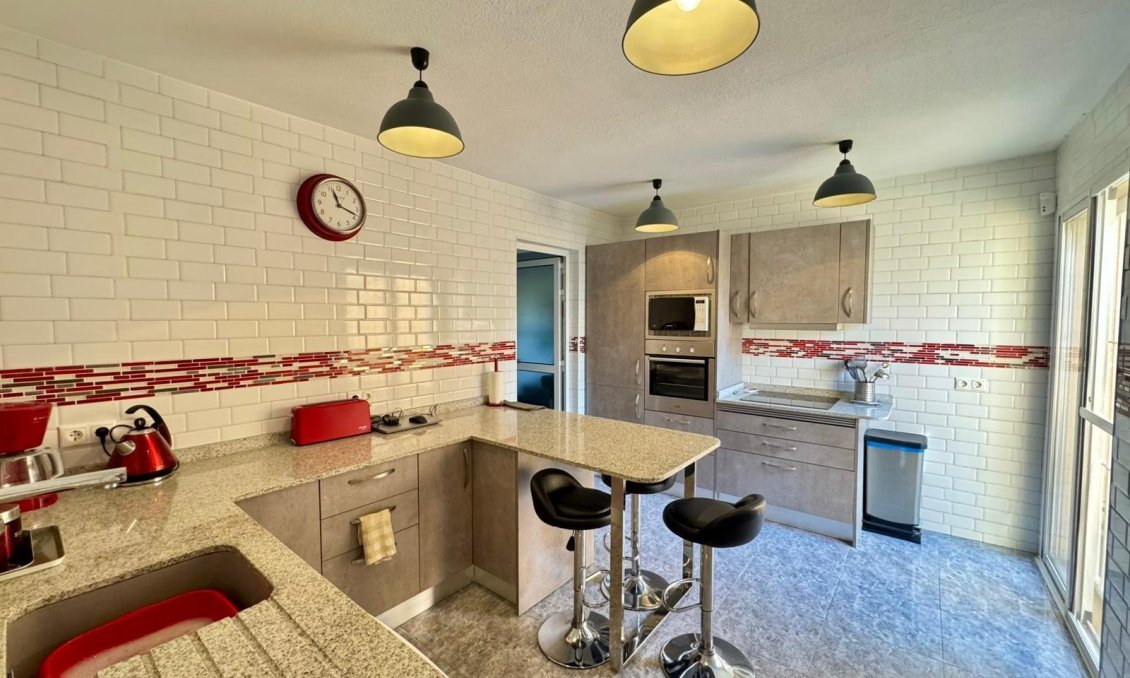 Resale - Villa -
Torrevieja - Costa Blanca