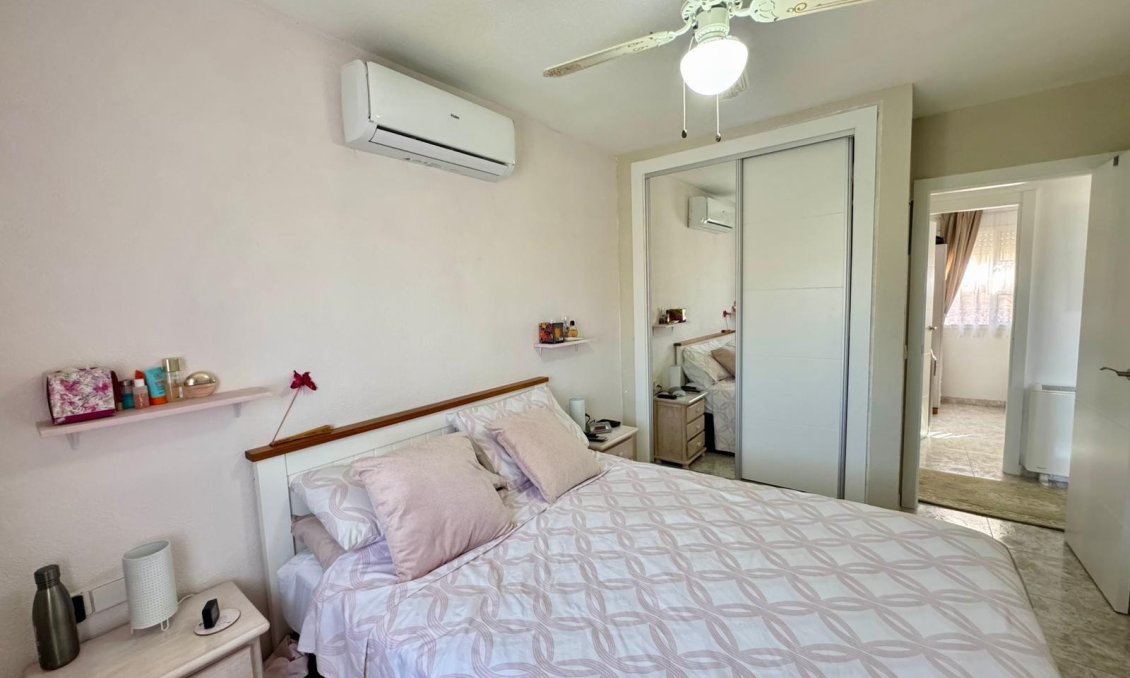 Resale - Villa -
Torrevieja - Costa Blanca