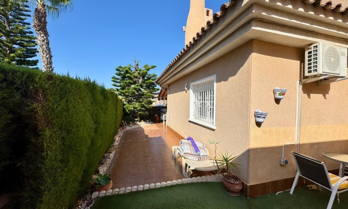 Resale - Villa -
Torrevieja - Costa Blanca