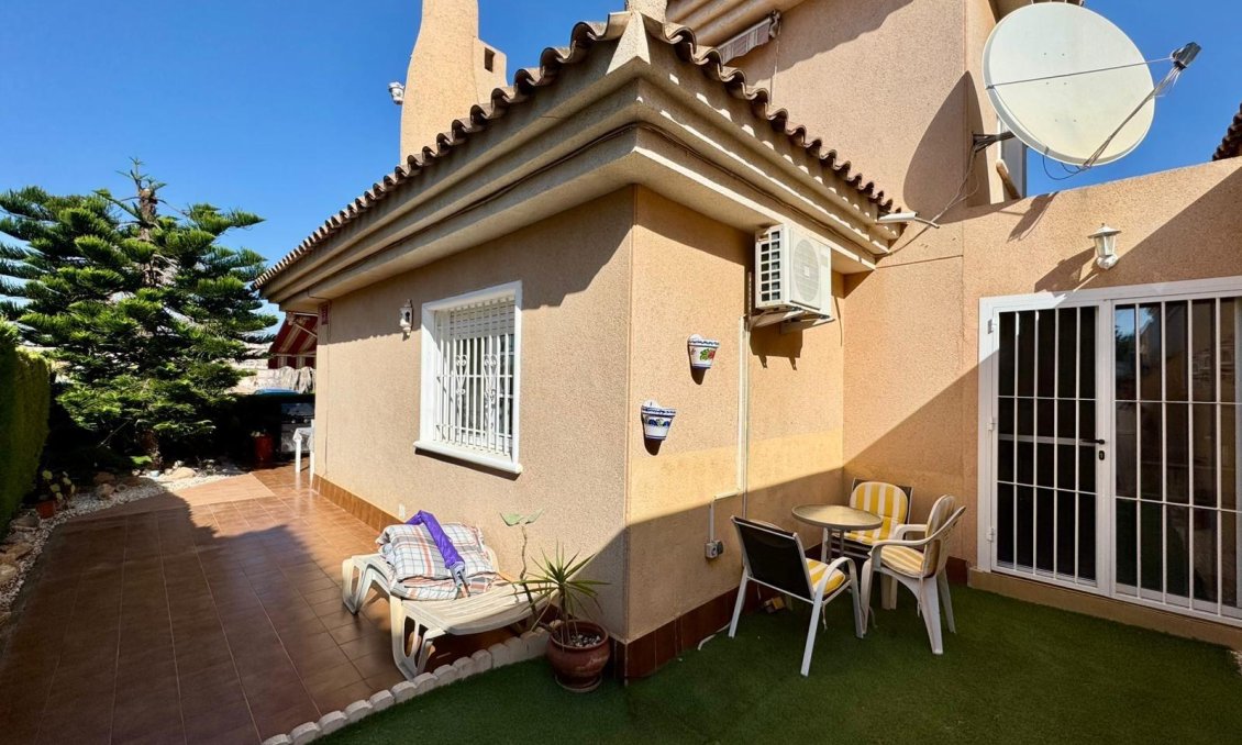 Resale - Villa -
Torrevieja - Costa Blanca