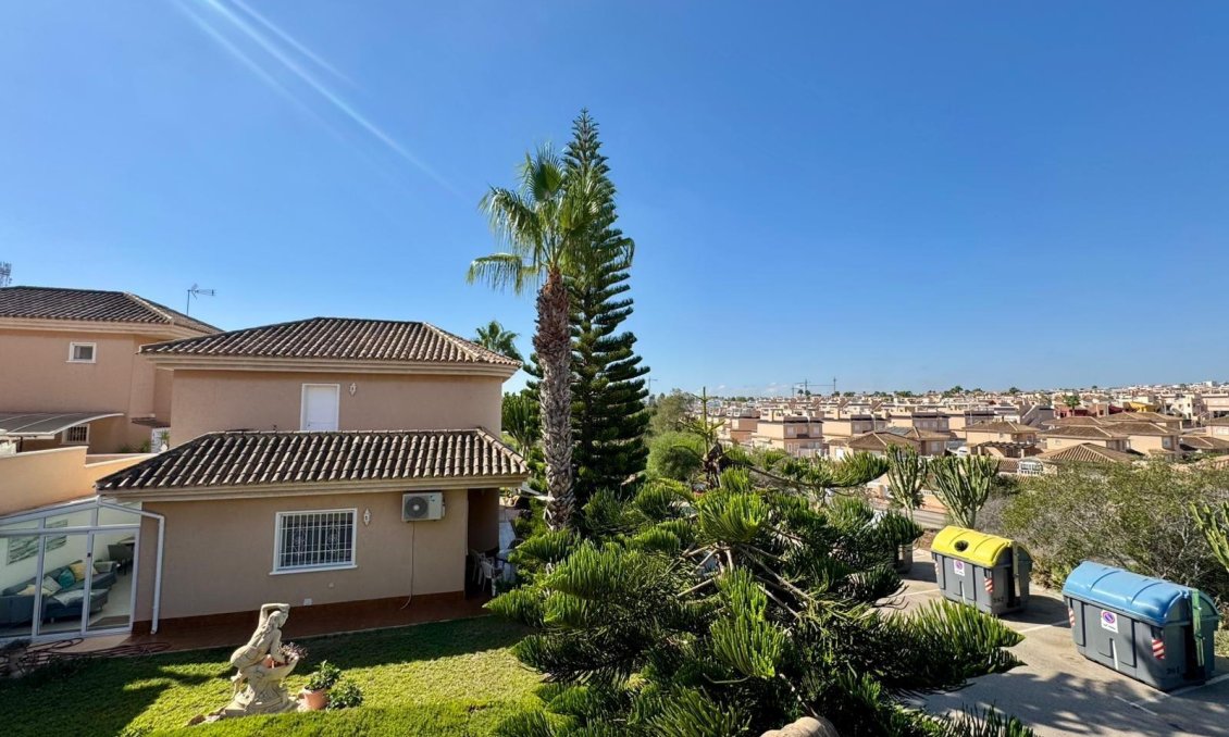 Resale - Villa -
Torrevieja - Costa Blanca