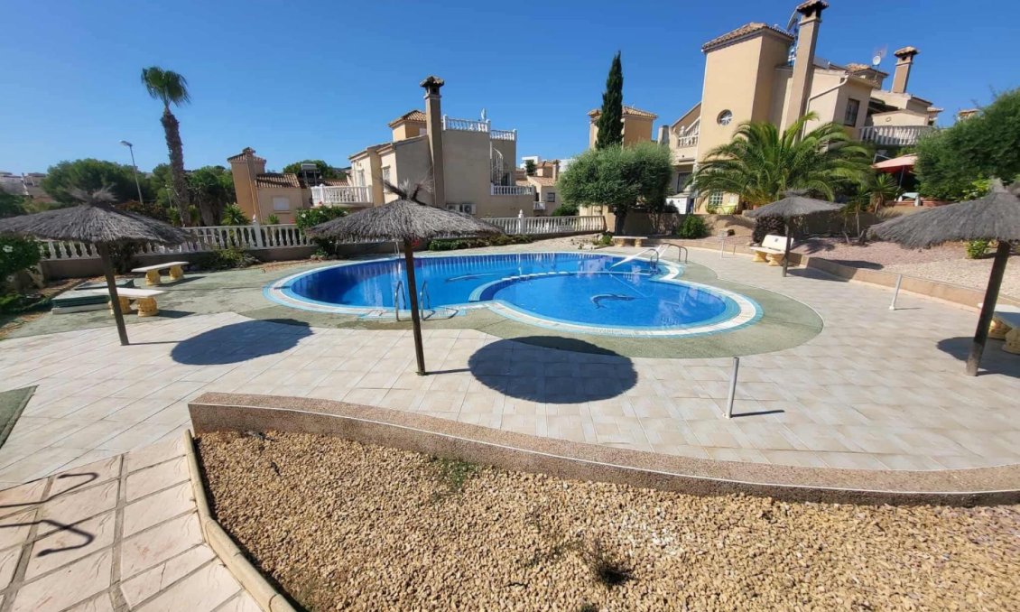 Wiederverkauf - Villa -
Villamartin - Costa Blanca
