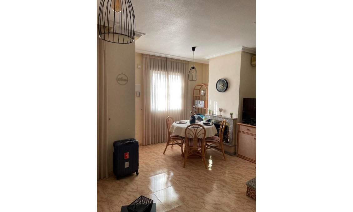 Wiederverkauf - Villa -
Villamartin - Costa Blanca