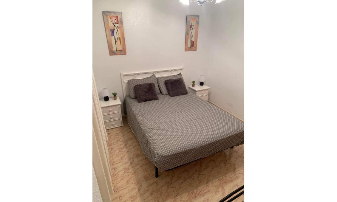 Wiederverkauf - Villa -
Villamartin - Costa Blanca