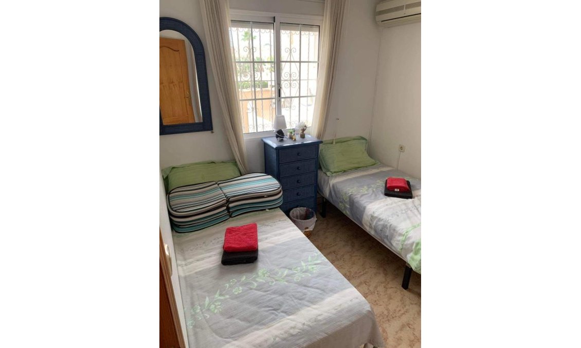 Wiederverkauf - Villa -
Villamartin - Costa Blanca