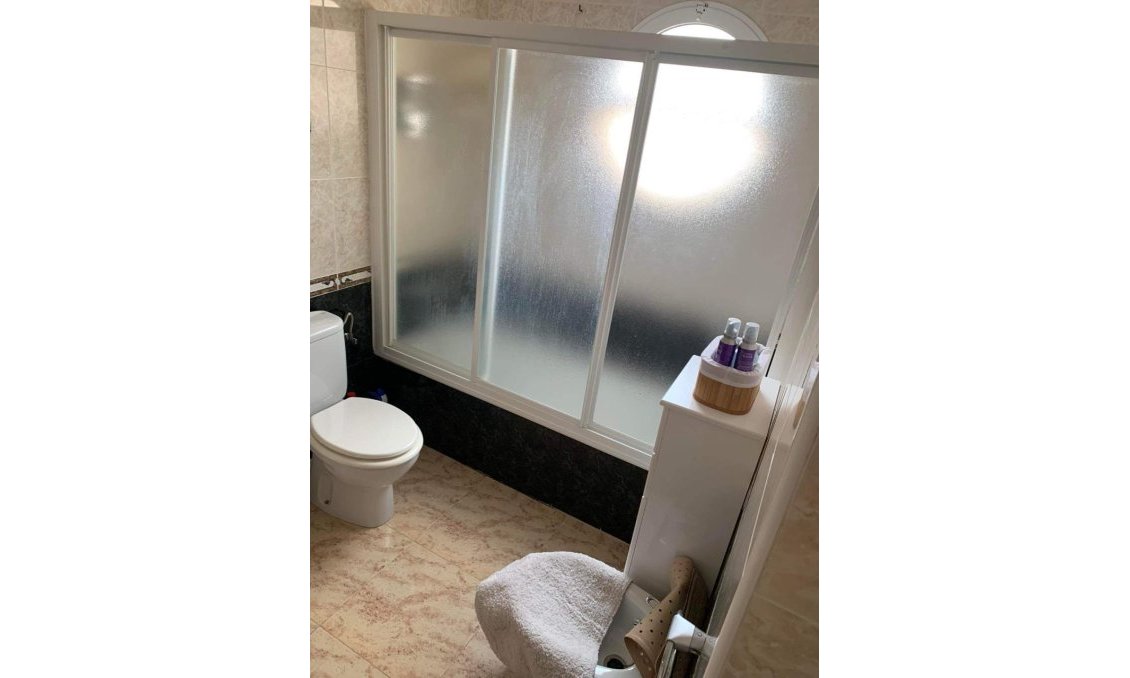 Wiederverkauf - Villa -
Villamartin - Costa Blanca