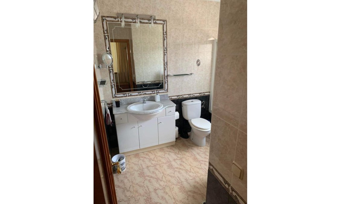 Wiederverkauf - Villa -
Villamartin - Costa Blanca