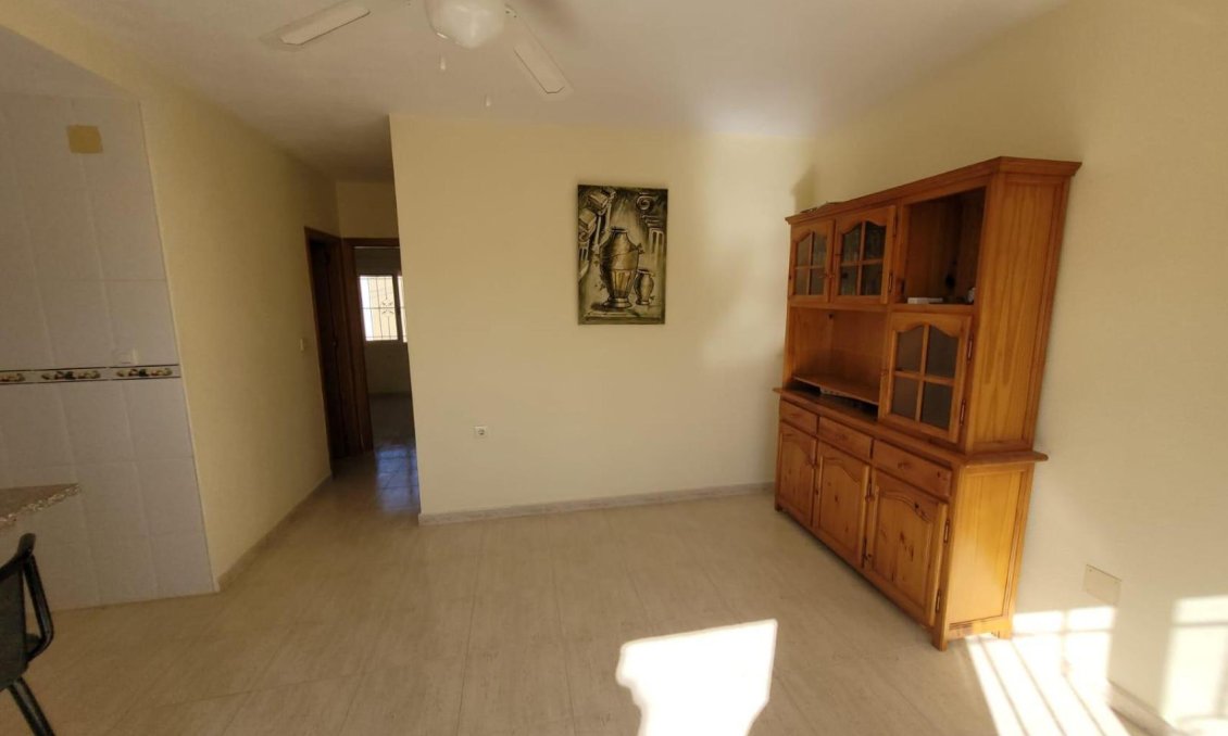 Resale - Bungalow -
San Miguel de Salinas - Inland