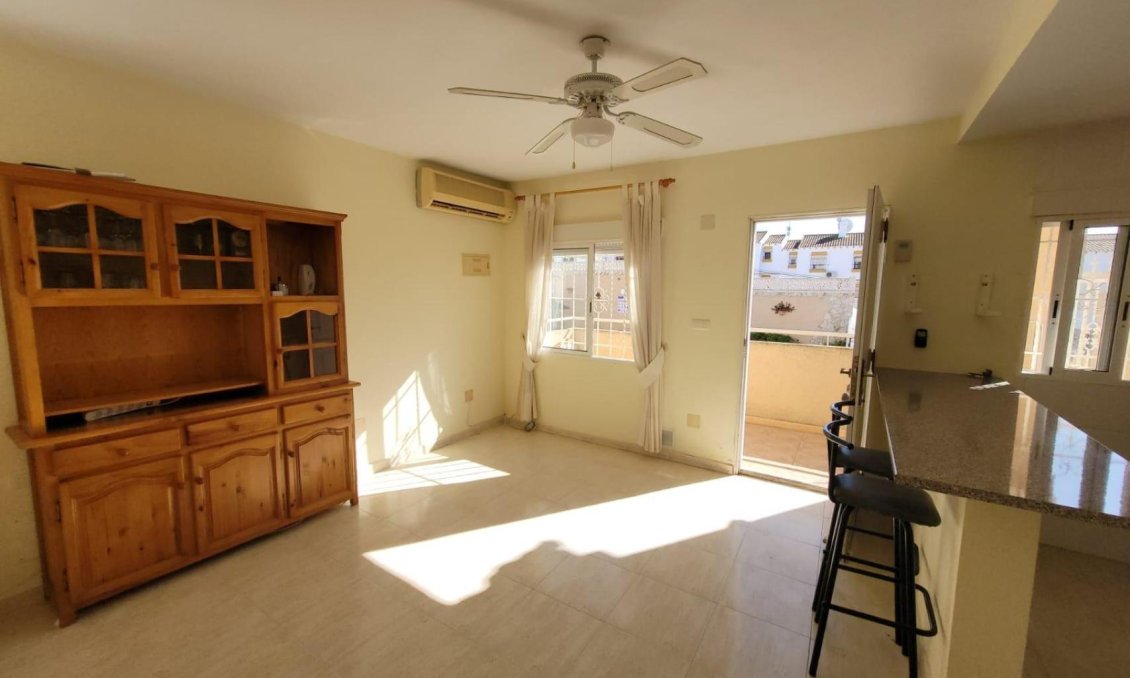 Resale - Bungalow -
San Miguel de Salinas - Inland