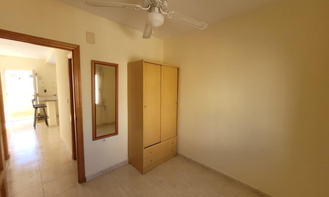 Resale - Bungalow -
San Miguel de Salinas - Inland