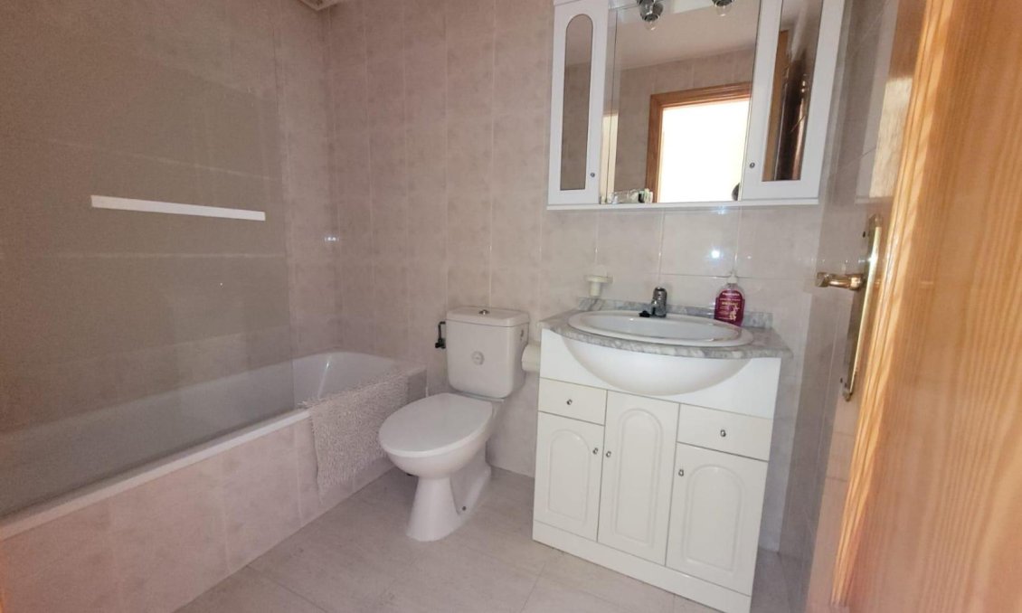 Resale - Bungalow -
San Miguel de Salinas - Inland