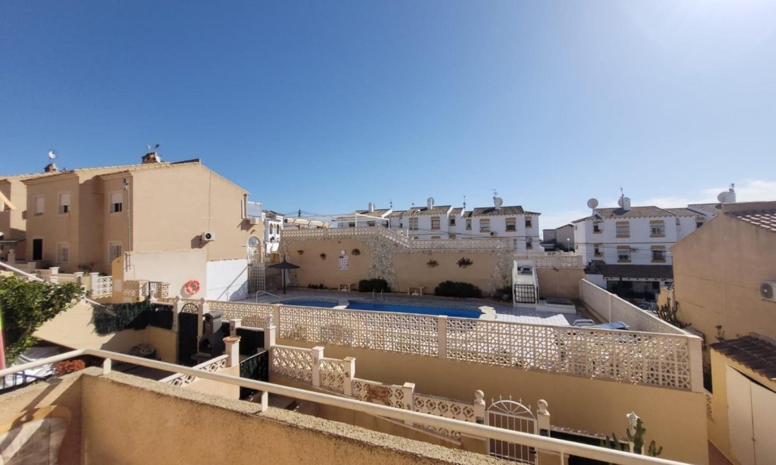 Resale - Bungalow -
San Miguel de Salinas - Inland