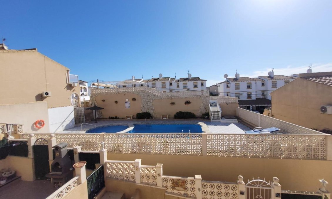 Resale - Bungalow -
San Miguel de Salinas - Inland