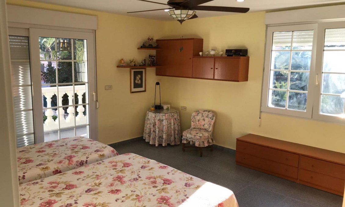 Segunda mano - Villa -
Orihuela Costa - Costa Blanca