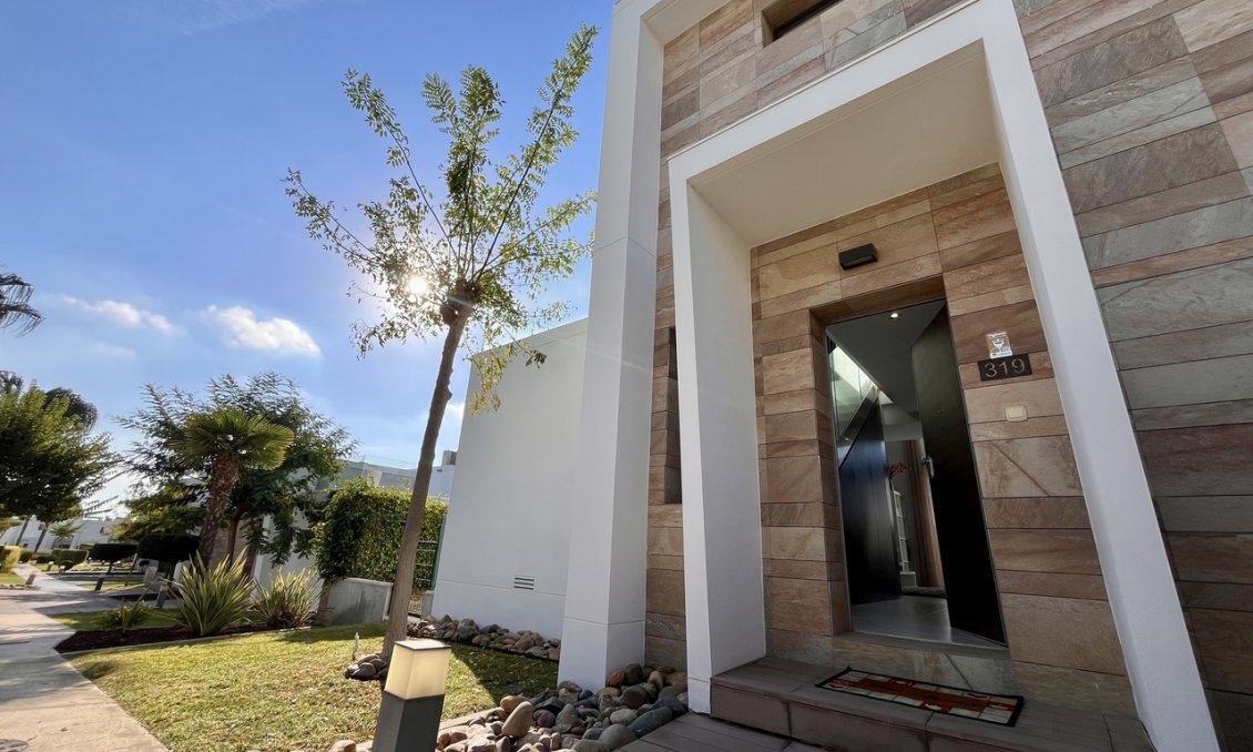 Resale - Villa -
Los Dolses - Inland