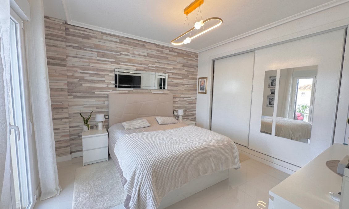 Használt Ingatlanok - Villa -
Algorfa - Inland