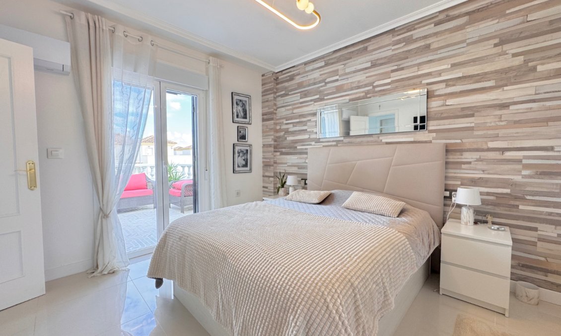 Használt Ingatlanok - Villa -
Algorfa - Inland