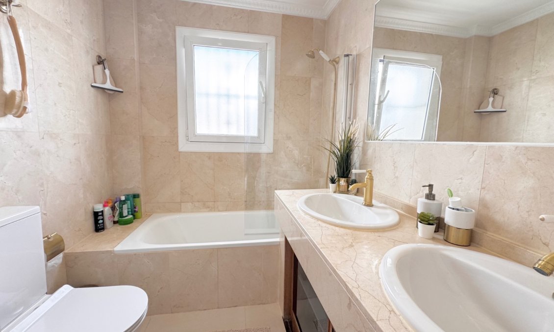 Használt Ingatlanok - Villa -
Algorfa - Inland