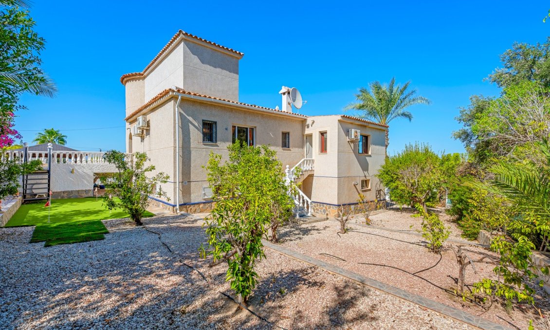 Resale - Villa -
Almoradí - Inland