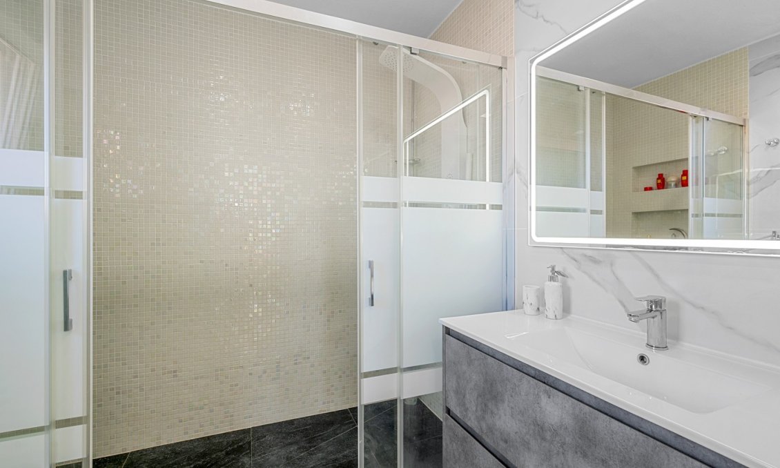 Resale - Villa -
Almoradí - Inland