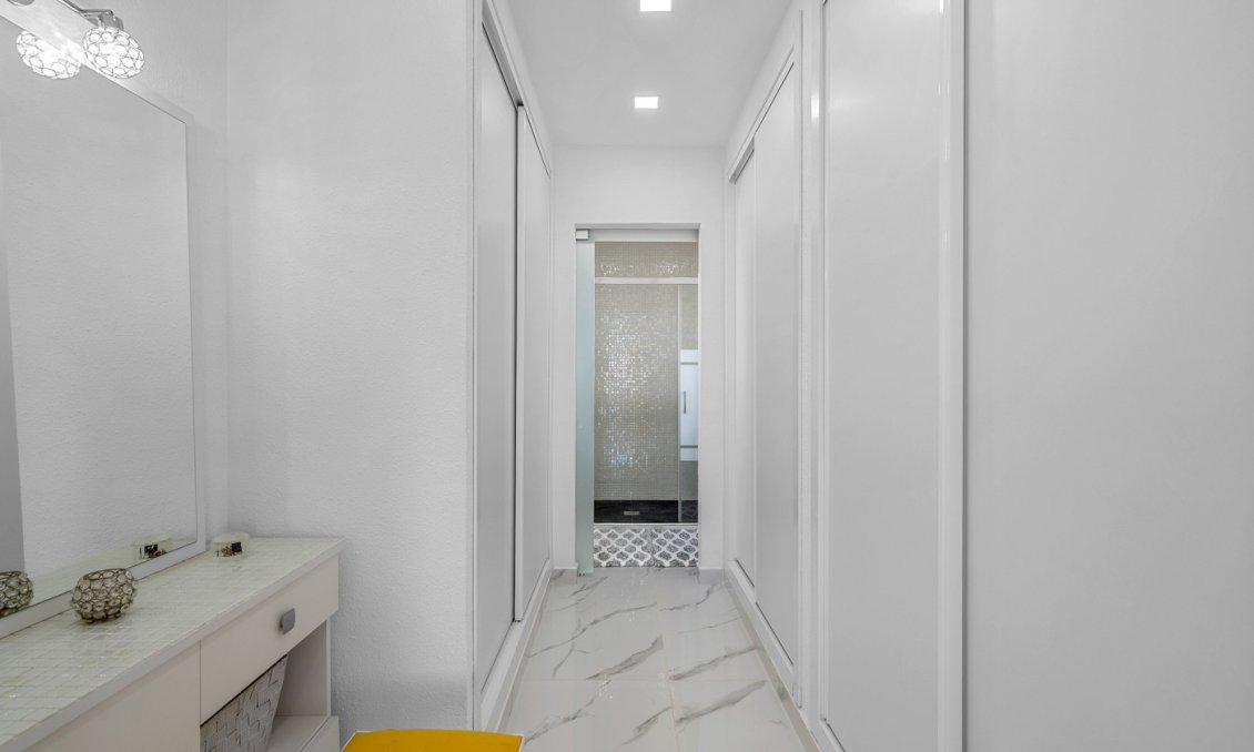 Resale - Villa -
Almoradí - Inland