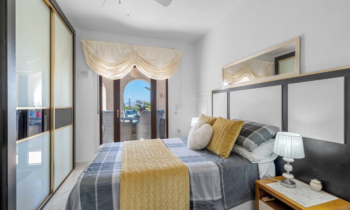 Resale - Villa -
Almoradí - Inland