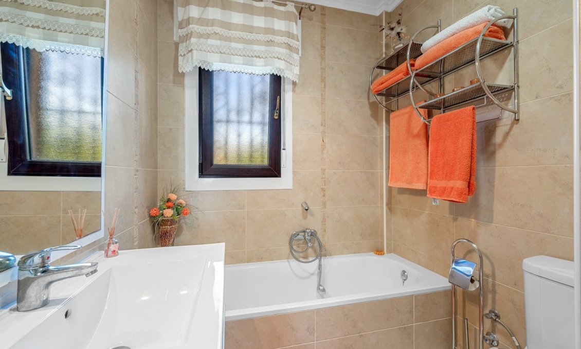 Resale - Villa -
Almoradí - Inland