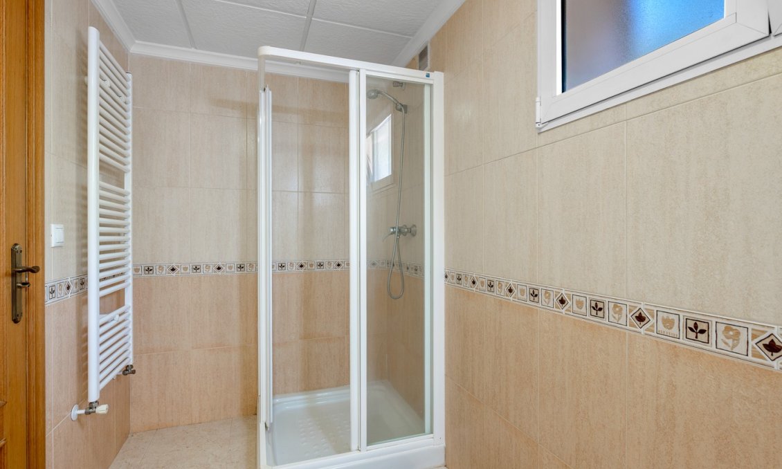 Resale - Villa -
Almoradí - Inland