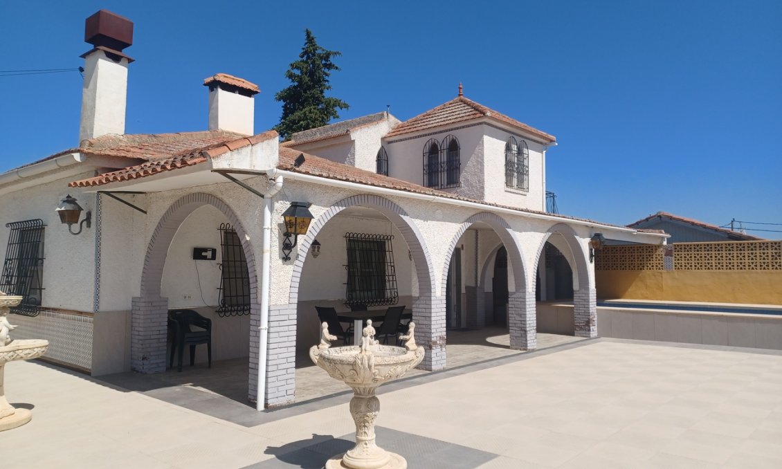 Wiederverkauf - Villa -
Canadas De San Pedro - Inland