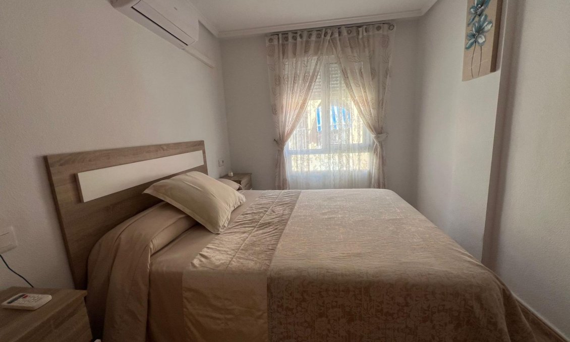 Resale - Apartment -
Torrevieja - Playa de los Locos