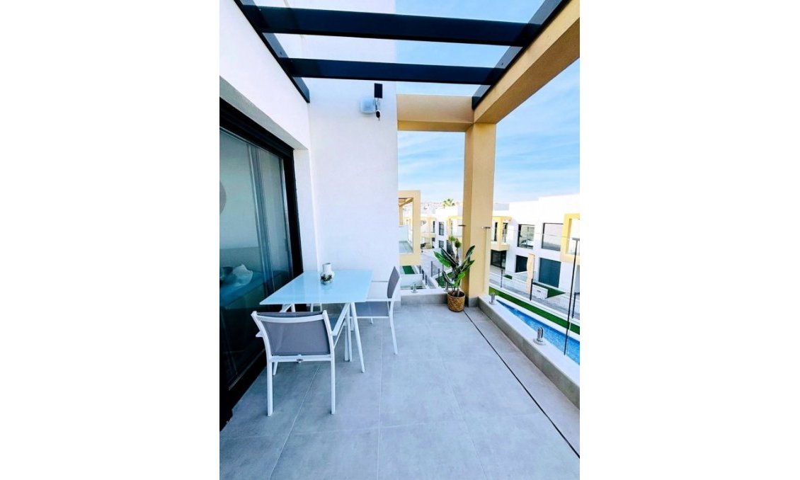 Resale - Apartment -
Las Filipinas - Inland