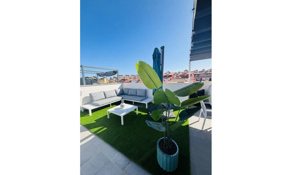 Resale - Apartment -
Las Filipinas - Inland