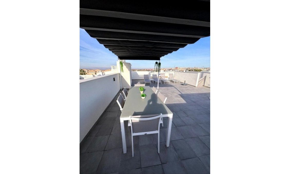 Resale - Apartment -
Las Filipinas - Inland