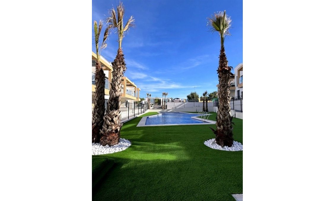 Resale - Apartment -
Las Filipinas - Inland