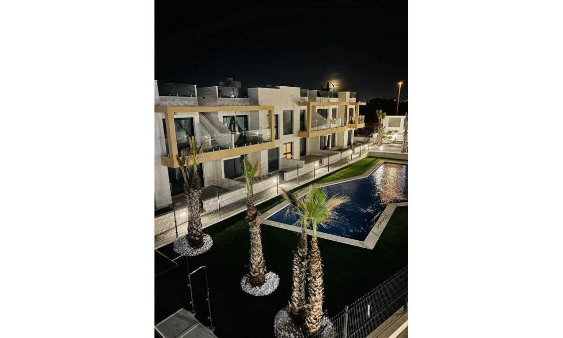 Resale - Apartment -
Las Filipinas - Inland