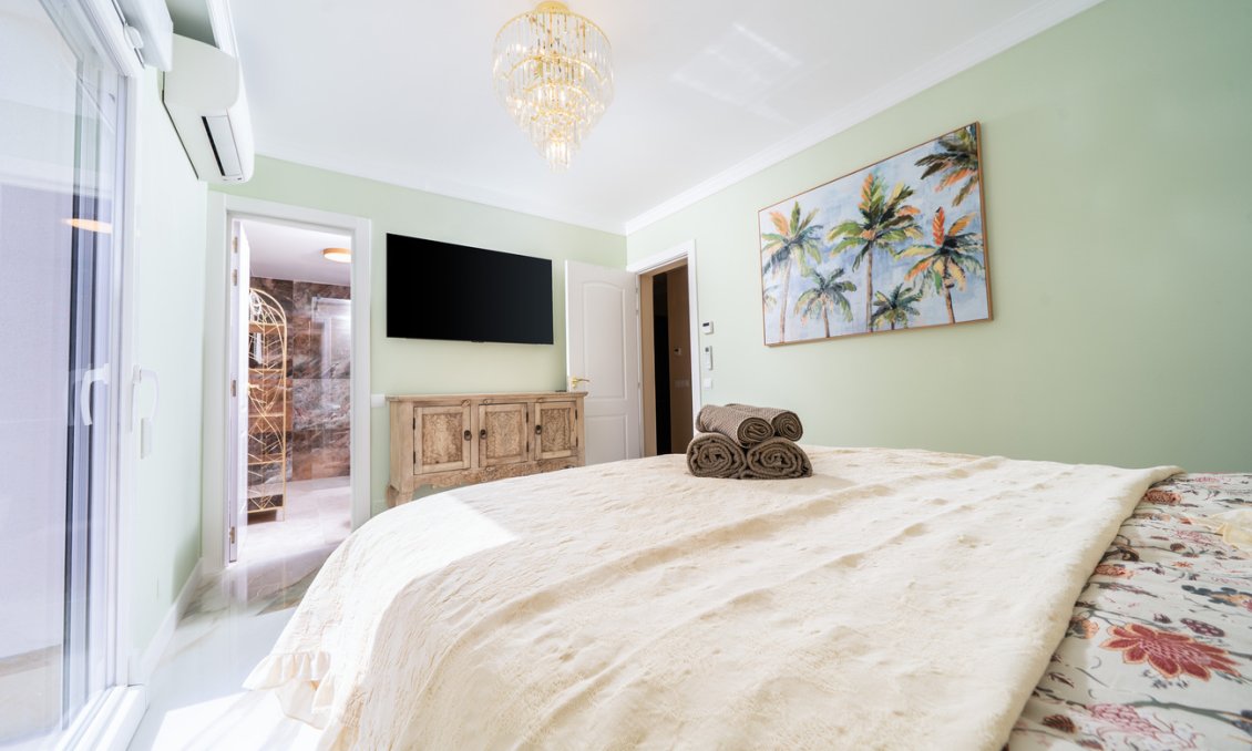 Resale - Villa -
Torrevieja - Costa Blanca