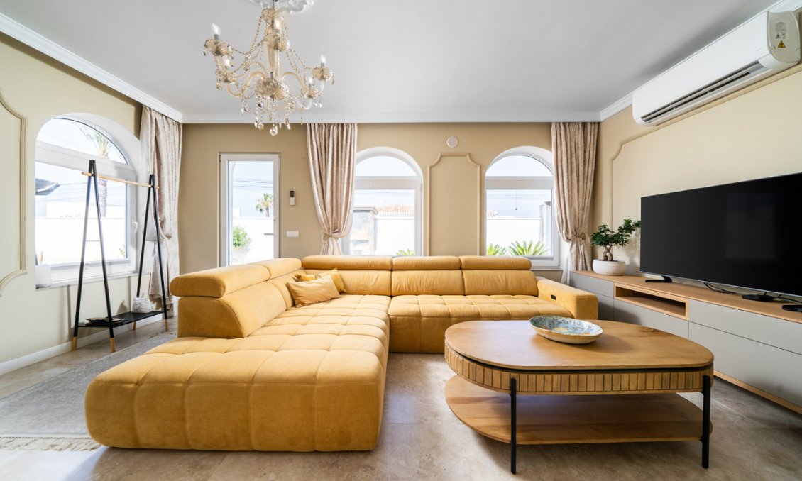 Resale - Villa -
Torrevieja - Costa Blanca