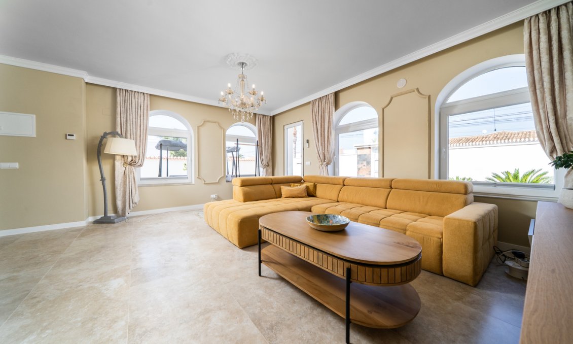 Resale - Villa -
Torrevieja - Costa Blanca