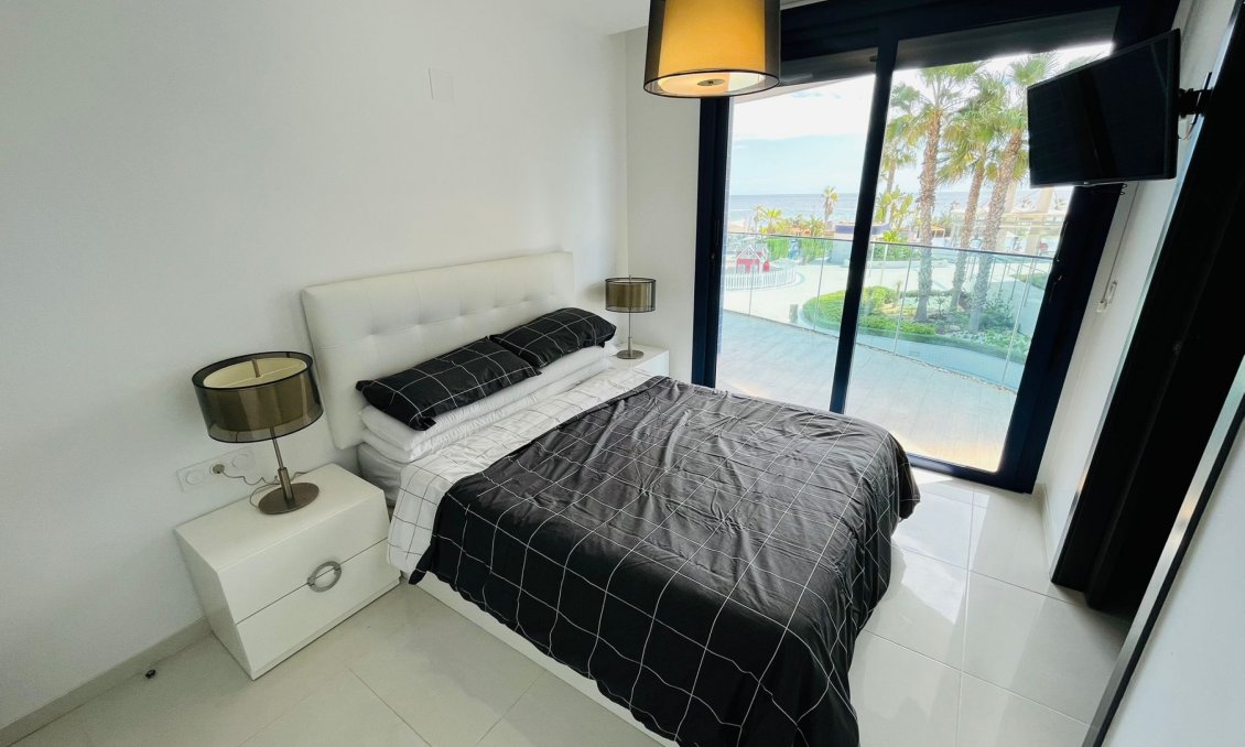 Resale - Apartment -
Punta Prima - Costa Blanca