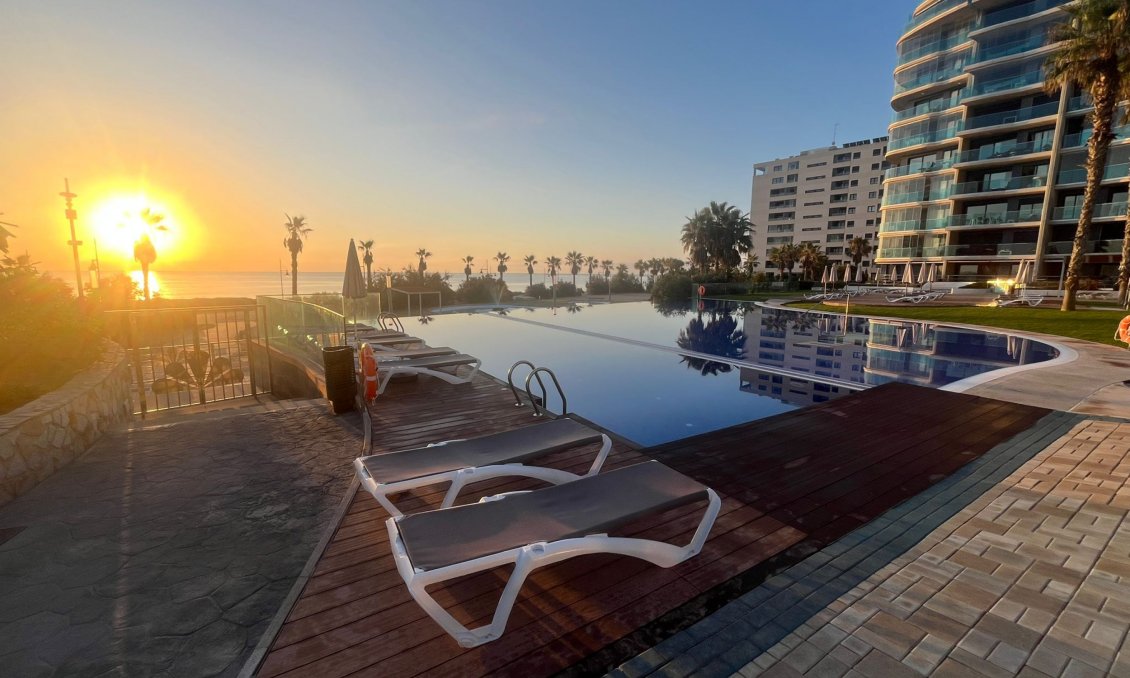 Resale - Apartment -
Punta Prima - Costa Blanca