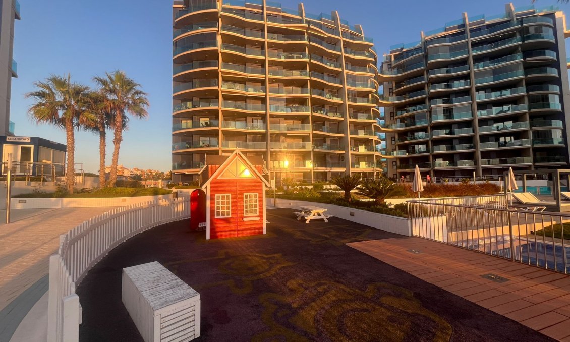 Resale - Apartment -
Punta Prima - Costa Blanca