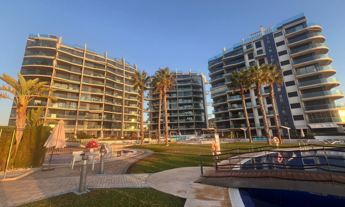 Resale - Apartment -
Punta Prima - Costa Blanca