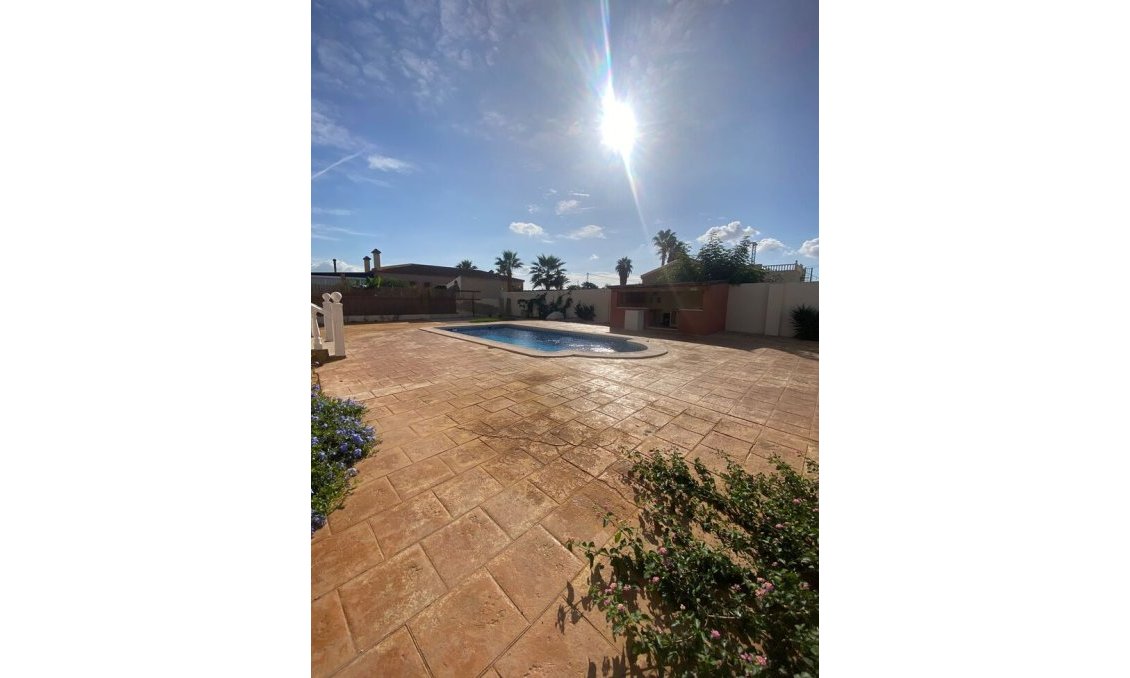 Resale - Villa -
Catral - Costa Blanca