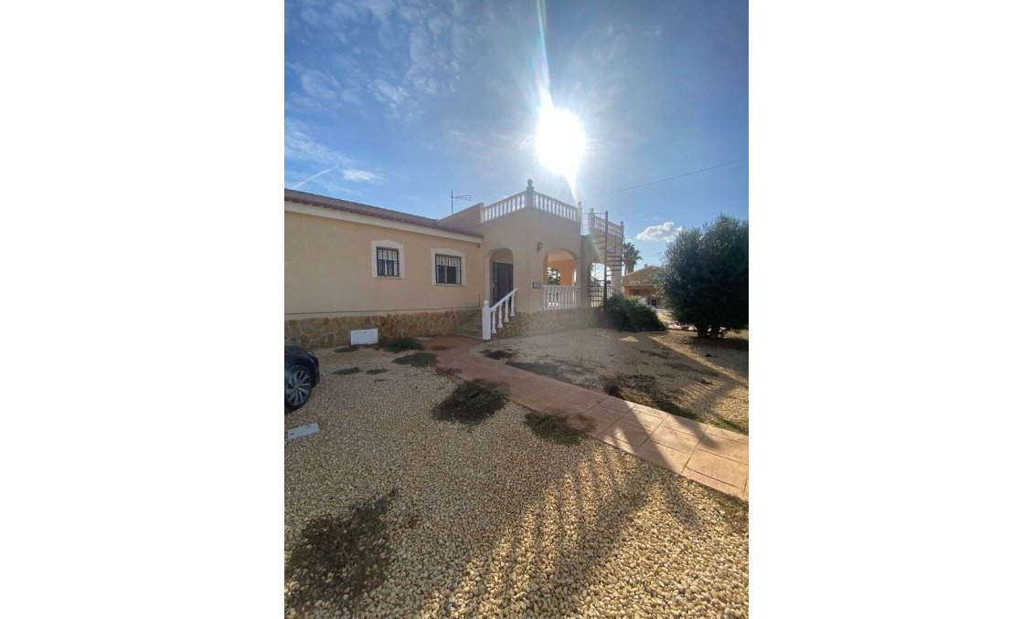 Resale - Villa -
Catral - Costa Blanca